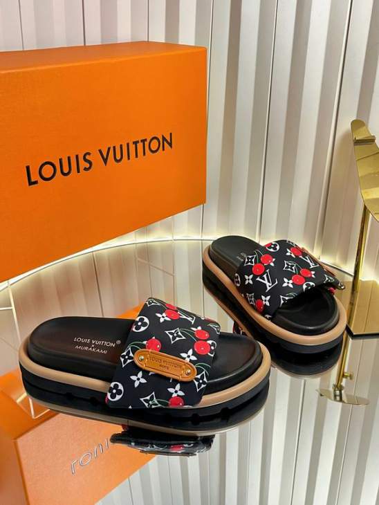 Picture of Louis Vuitton Slippers _SKULVsz35-41mnq1207499